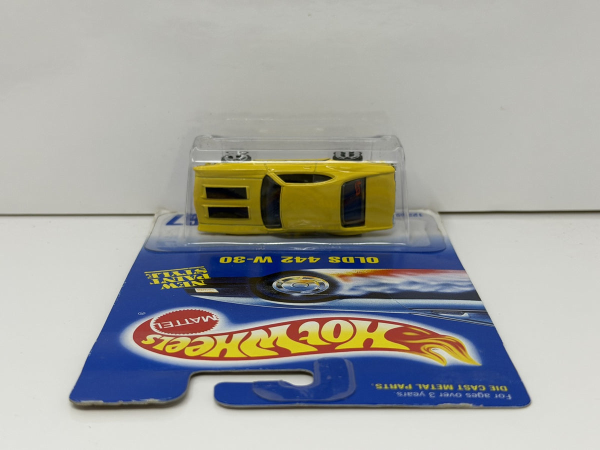 Hot Wheels Oldsmobile 442 W-30 New Paint Style 1:64 Diecast Yellow