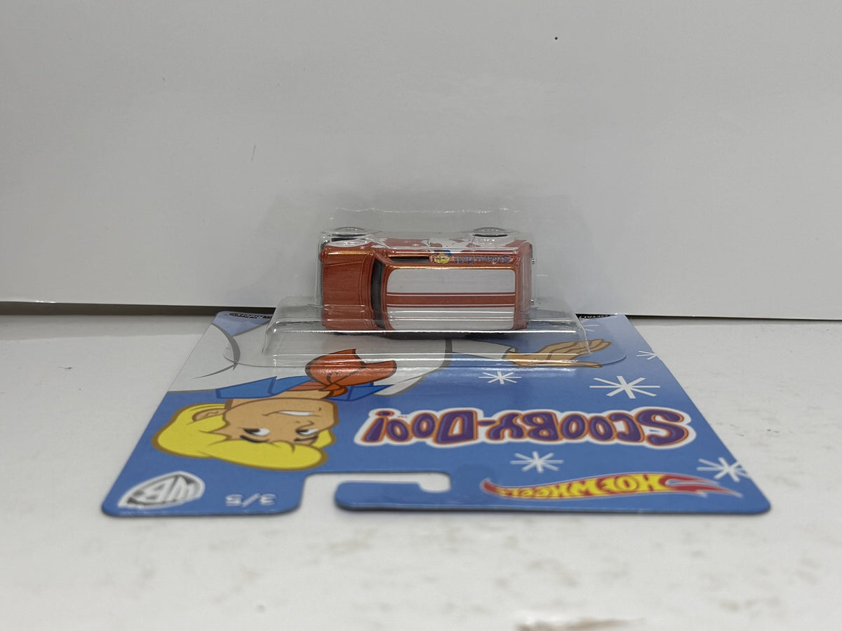 Hot Wheels Scooby-Doo 1967 Austin Mini Van 1:64 Diecast Real Riders