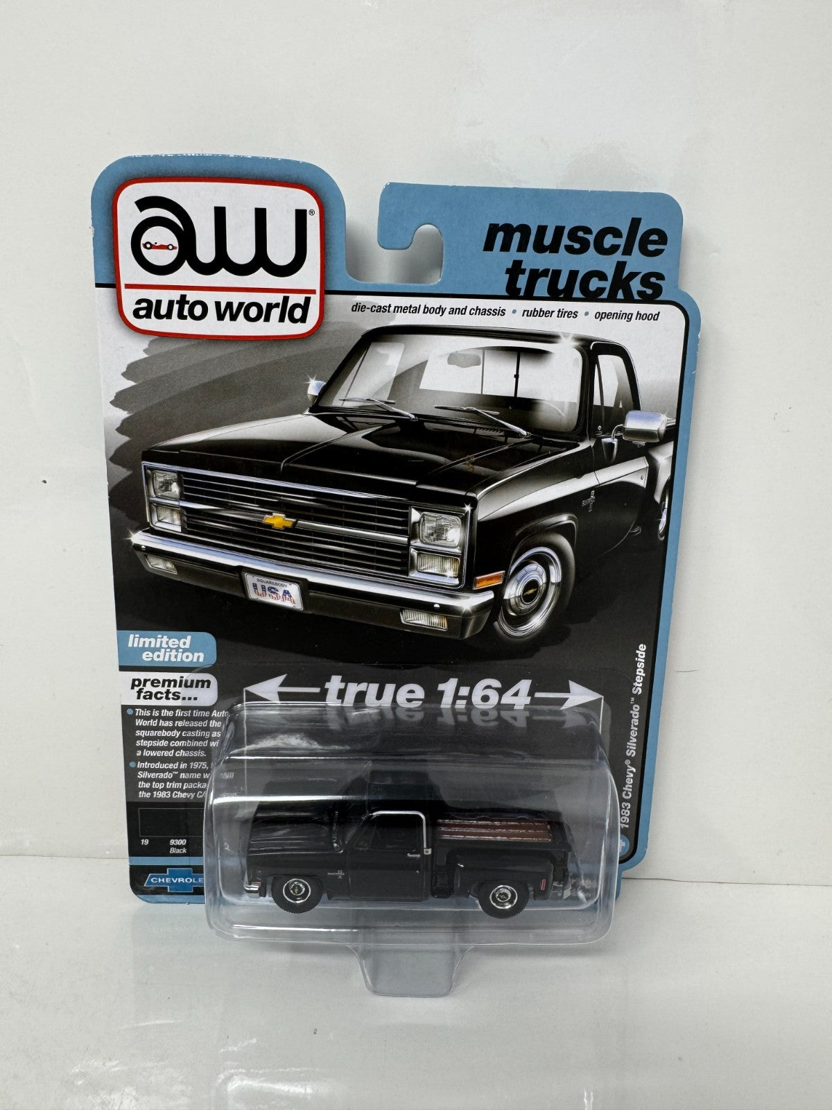 Auto World Muscle Trucks 1983 Chevy Silverado Stepside Black 1:64 Diecast