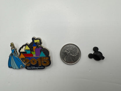 WDW Disney 2015 Dated Logo Pin Cinderella Trading Pin DC2S12