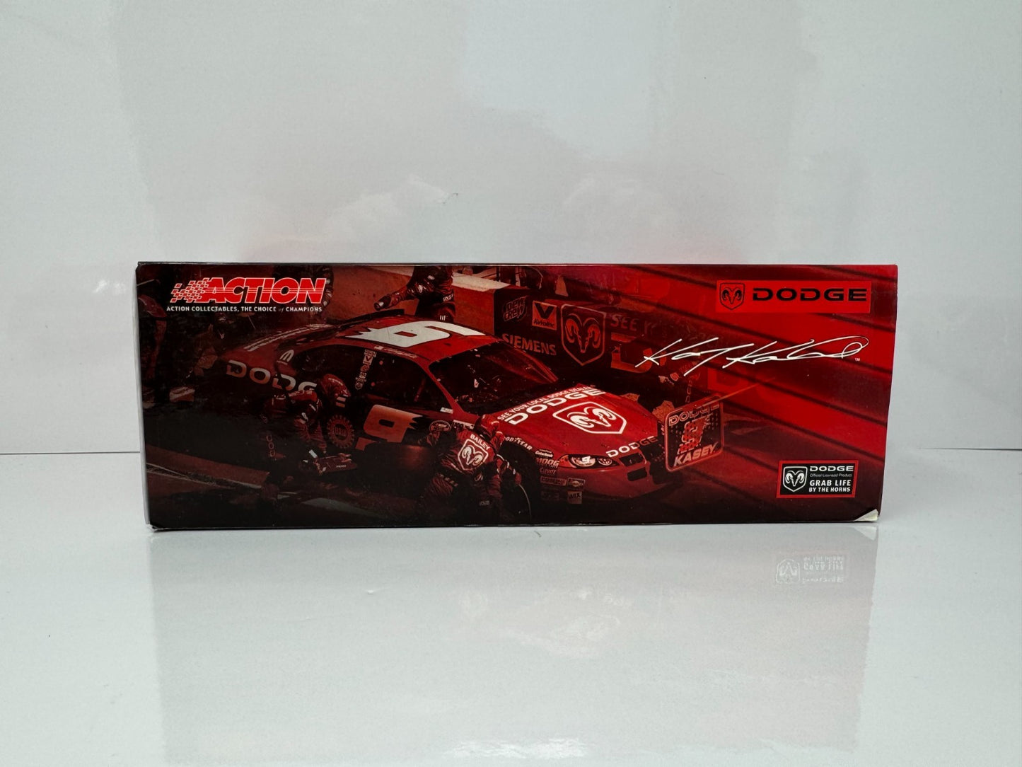 Action NASCAR Kasey Kahne #9 Dodge Dealers 2004 Intrepid 1:24 Diecast