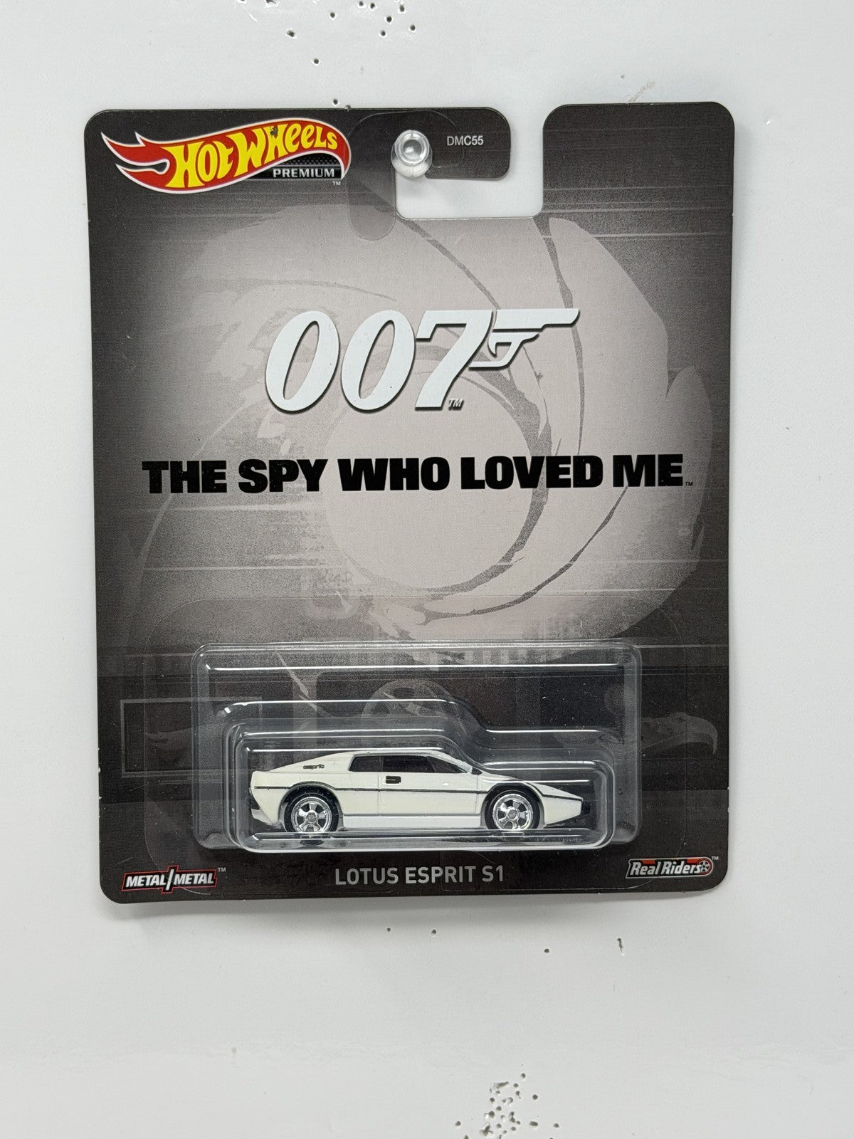 Hot Wheels Premium 007 James Bond Lotus Esprit S1 1:64 Real Riders