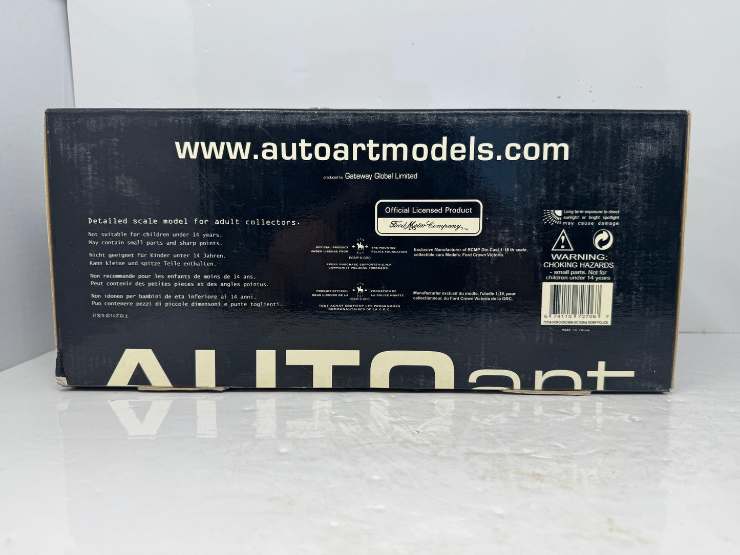 AUTOart Police Division Ford Crown Victoria RCMP Police 1:18 Diecast