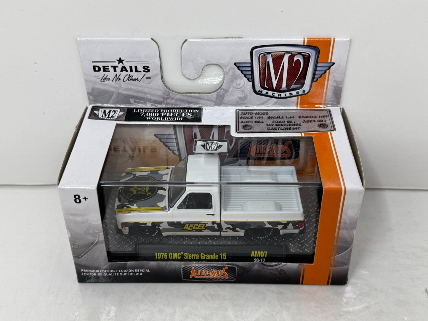 M2 Machines Auto-Mods 1976 GMC Sierra Grande 15 1:64 Diecast