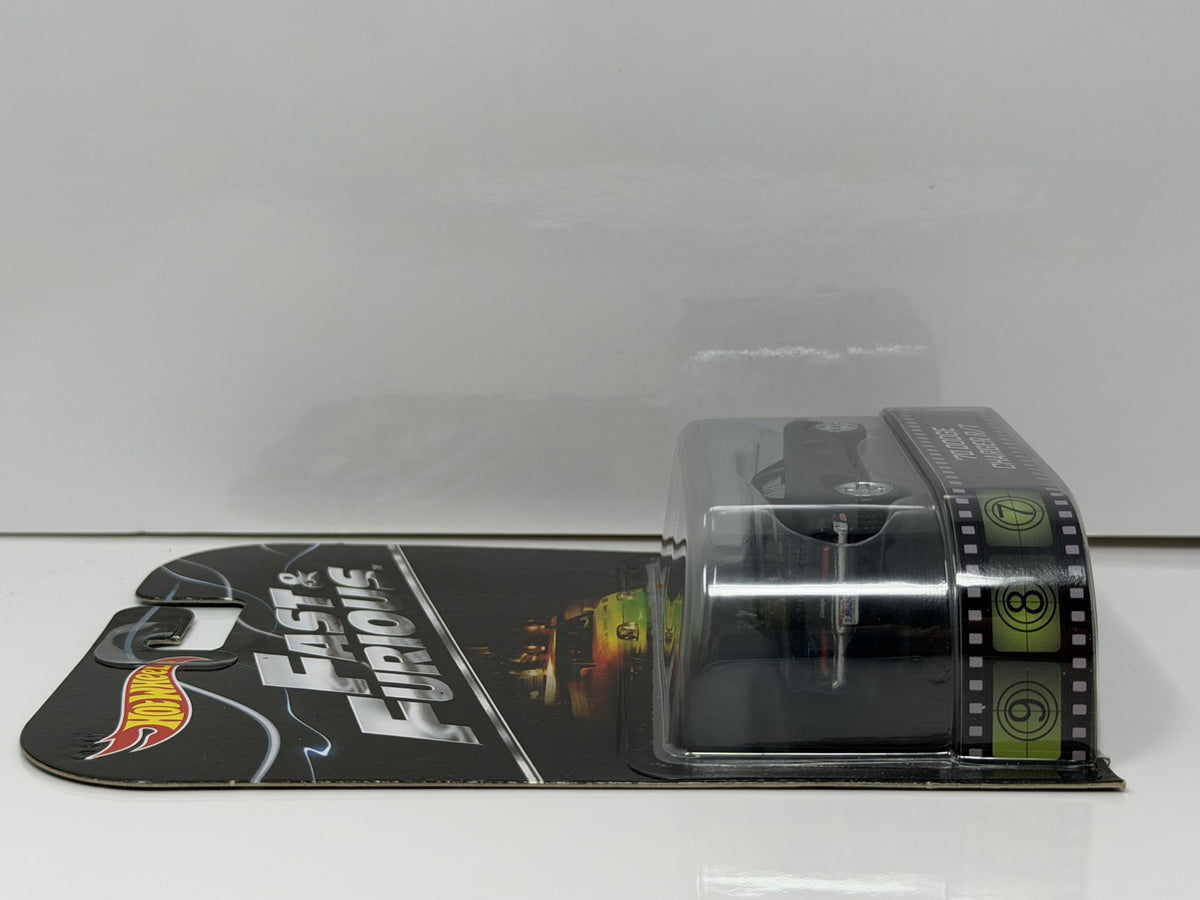 Hot Wheels Retro Entertainment Fast & Furious 1970 Dodge Charger RT 1:64 Diecast