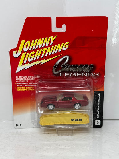 Johnny Lightning Camaro Legends 1982 Chevy Camaro Z/28 1:64 Diecast