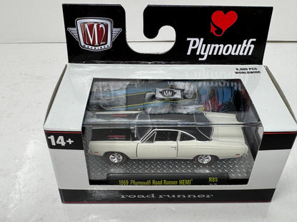 M2 Machines 1969 Plymouth Road Runner HEMI 1:64 Diecast