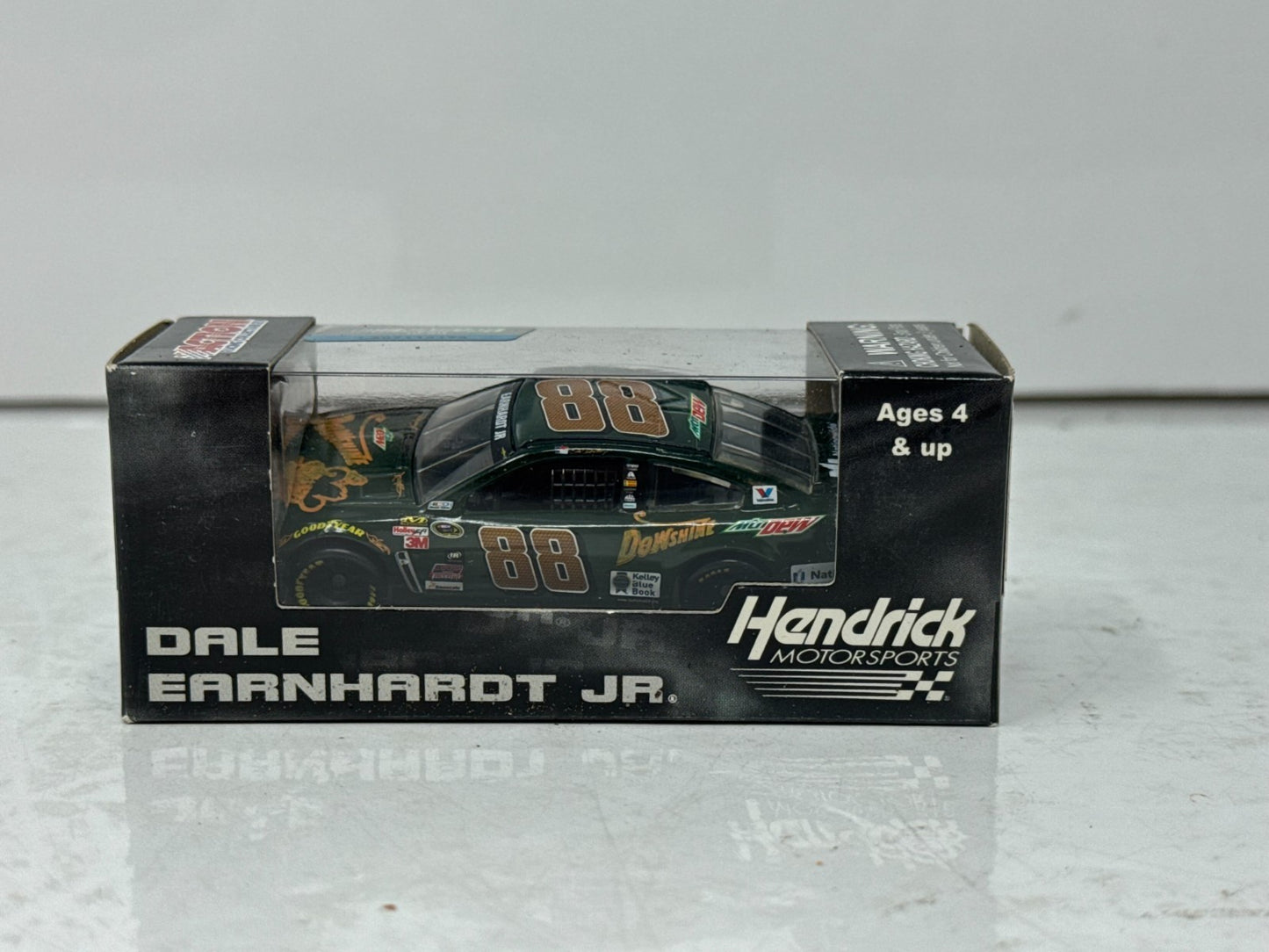 Dale Earnhardt Jr #88 Mountain Dew DewShine 2015 SS 1:64 Diecast Lionel