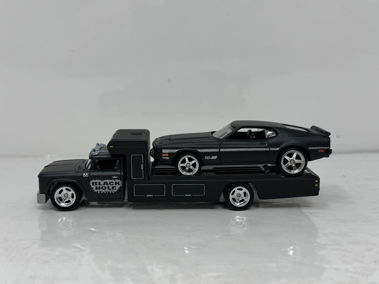 Hot Wheels Premium Boulevard 1971 Mustang Mach 1 & Black Hole Hauler 164 Diecast