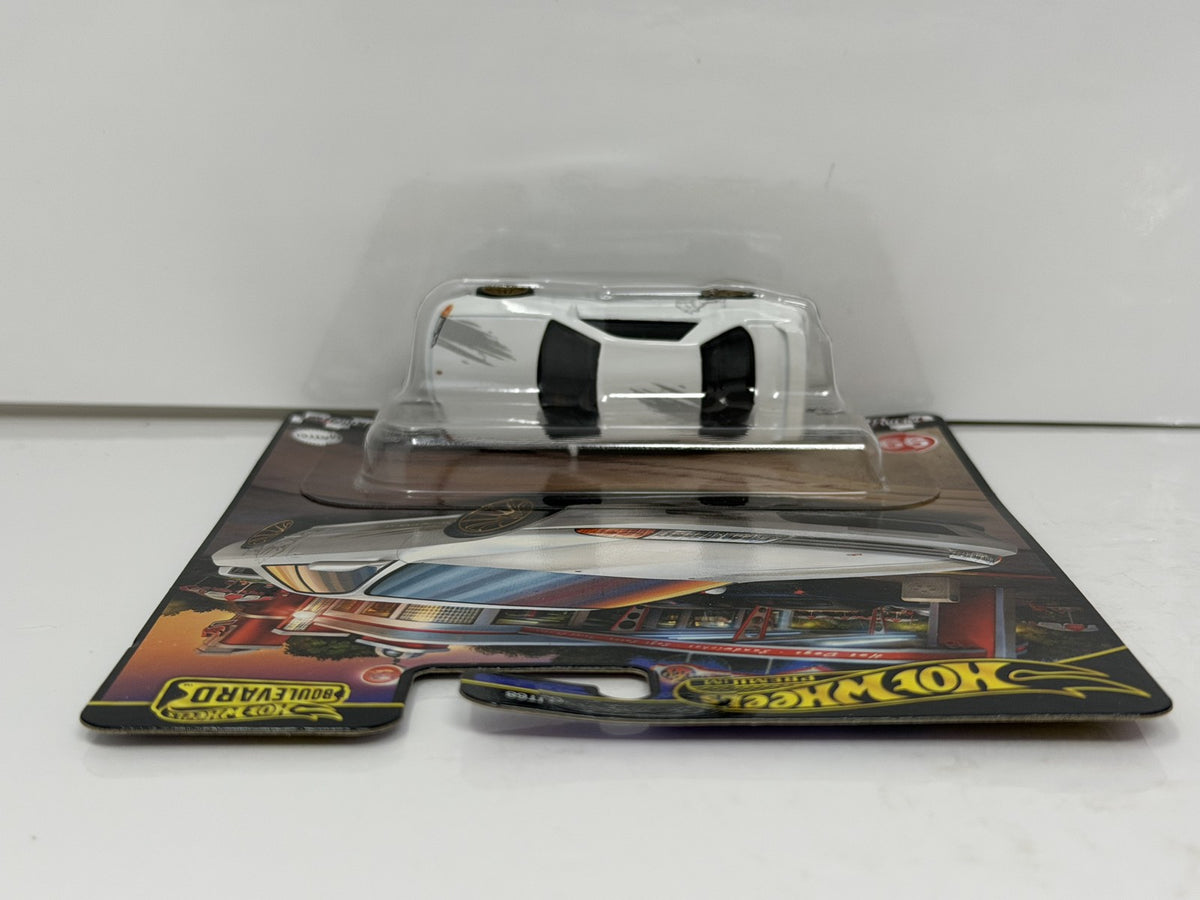 Hot Wheels Premium Boulevard #99 Nissan Skyline GT-R BNR32 1:64 Diecast