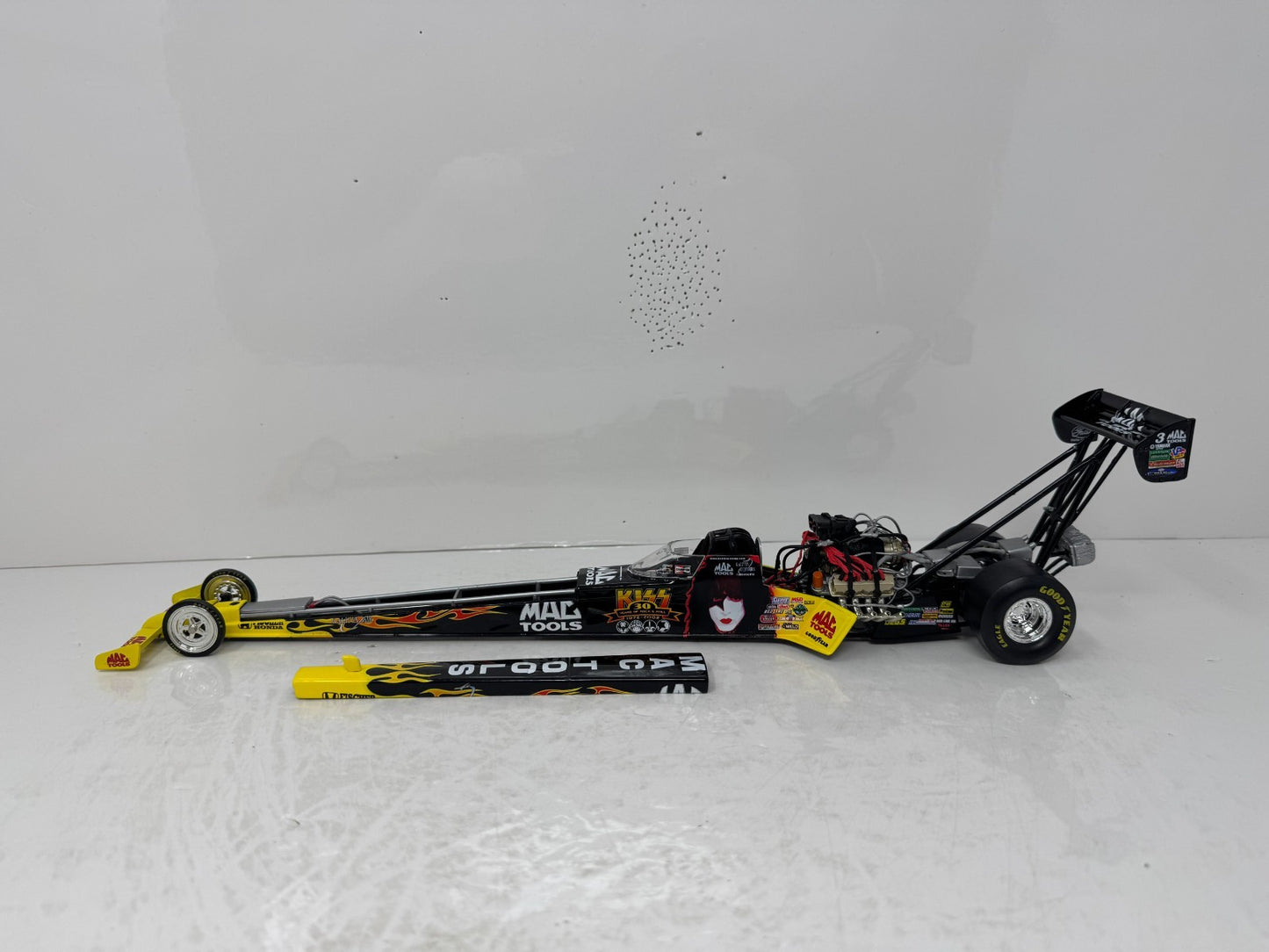Action NHRA Doug Kalitta Kiss 30th Anniversary Top Fuel Dragster 1:24 Diecast
