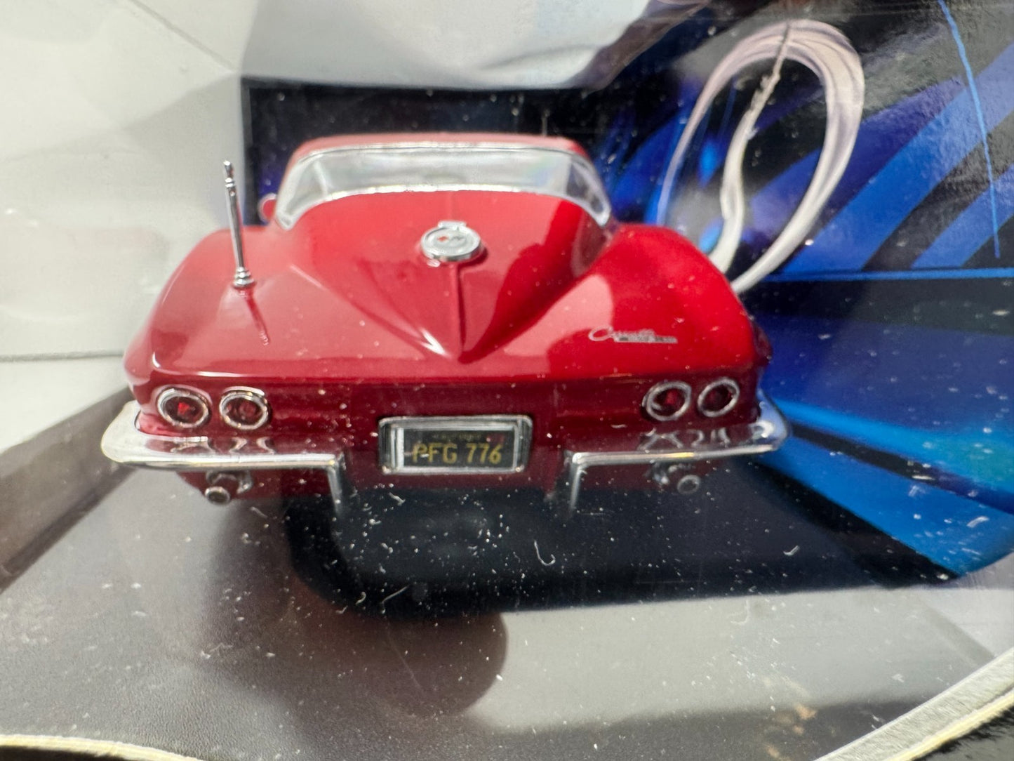 Maisto 1965 Chevrolet Corvette 1:18 Diecast Special Edition