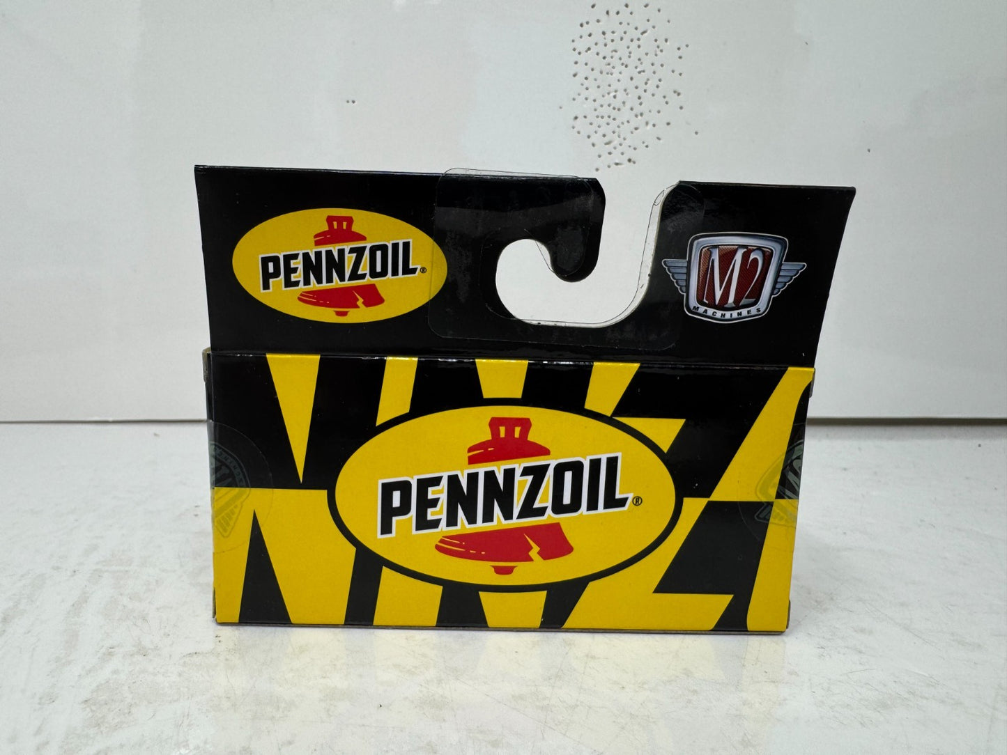 M2 Machines Pennzoil 1971 Dodge Challenger Funny Car 1:64 Diecast