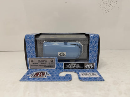 M2 Machines Auto Thentics 1960 Volkswagen VW Delivery Van USA Model 1:64 Diecast