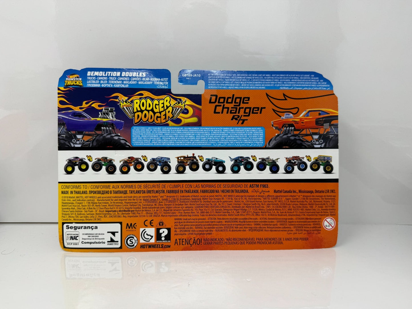 Hot Wheels Monster Trucks Rodger Dodger vs. Dodge Charger 1:64 Diecast