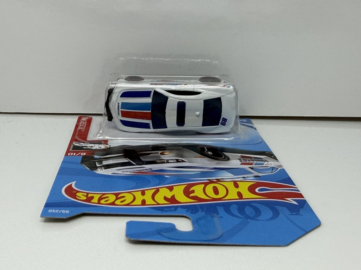 Hot Wheels HW Rescue 2010 Chevrolet Camaro SS 1:64 Diecast White