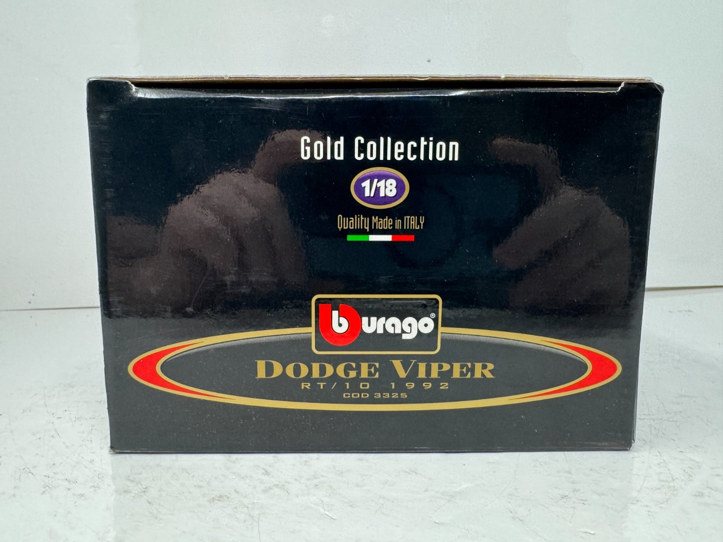 Bburago 1992 Dodge Viper RT/10 1:18 Diecast Gold Collection
