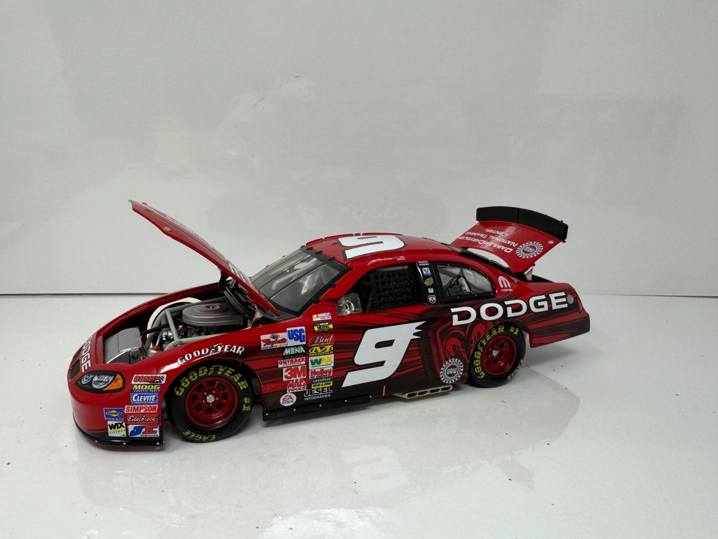 Action NASCAR Kasey Kahne #9 Dodge Dealers 2004 Dodge Intrepid 1:24 Diecast
