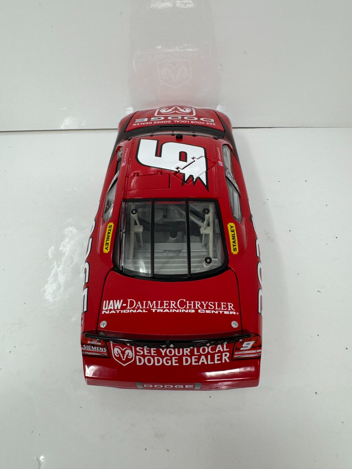 Action NASCAR Kasey Kahne #9 Dodge Dealers 2005 Dodge Charger 1:24 Diecast