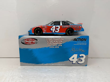 Action Nascar #43 Richard Petty Victory Lap / 7x Champion 2003 1:24 Diecast