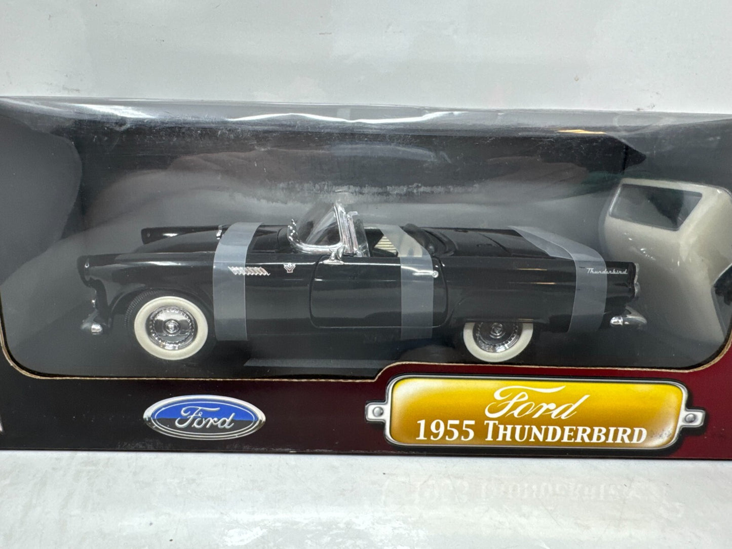 Yat Ming Road Signature 1955 Ford Thunderbird 1:18 Diecast