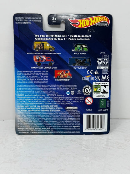 Hot Wheels Premium DC Batman HW Tour Bus 1:64 Diecast