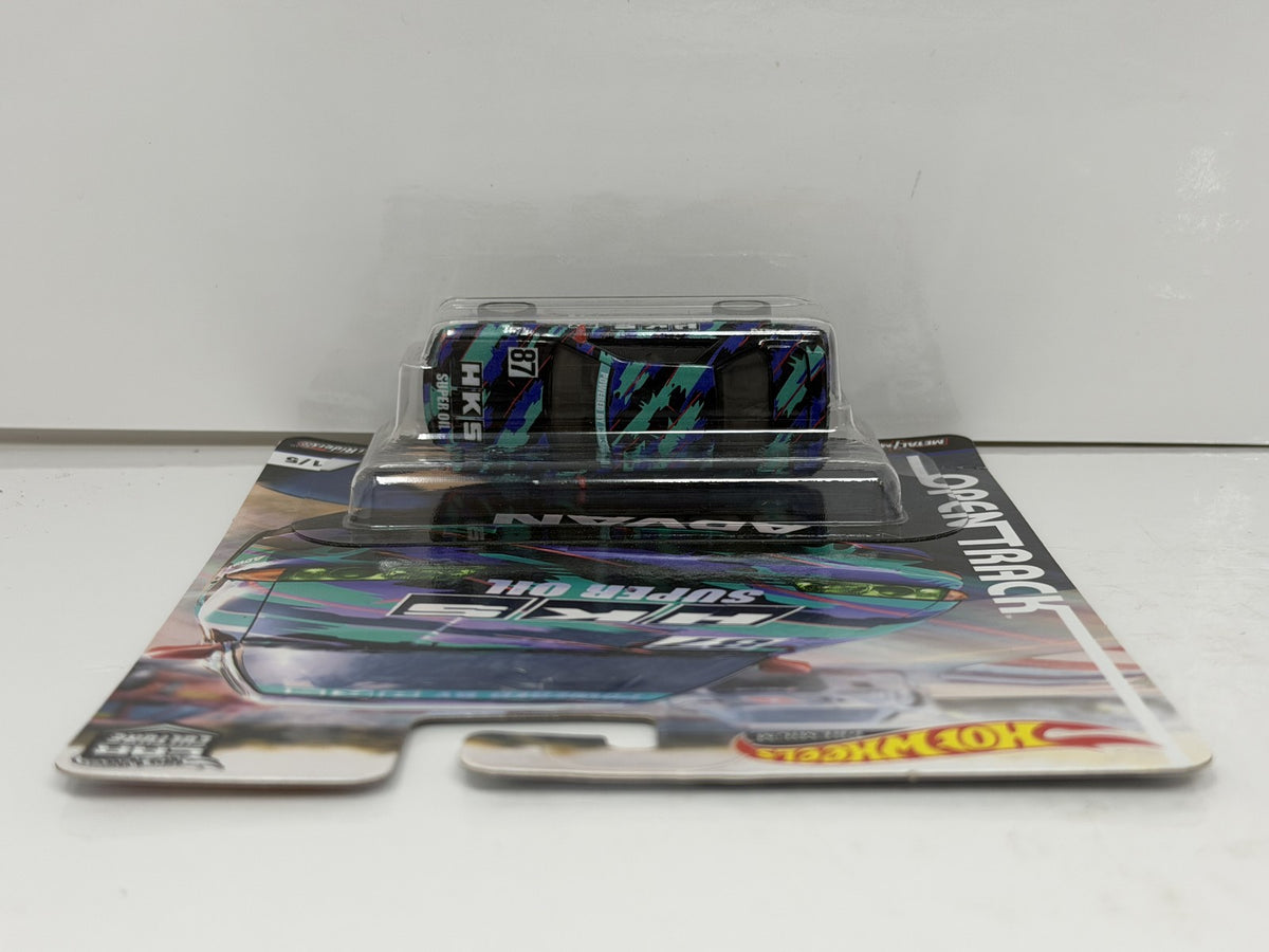 Hot Wheels Premium Open Track Nissan Skyline GT-R 1:64 Diecast