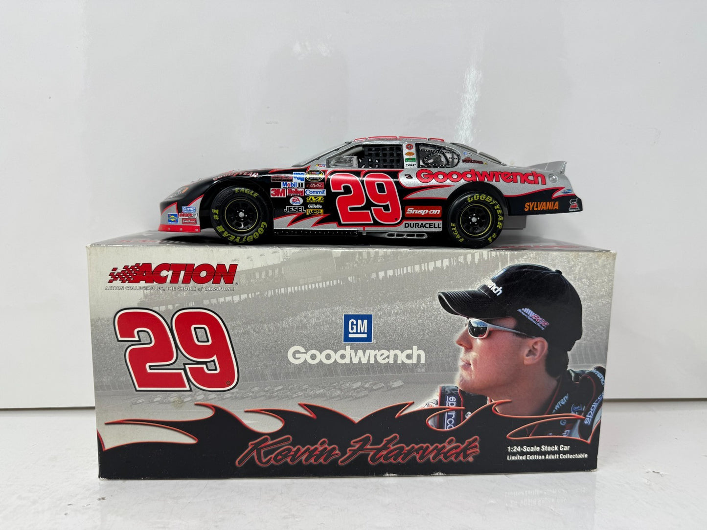 Action Nascar #29 Kevin Harvick GM Quicksilver 2005 Monte Carlo 1:24 Diecast