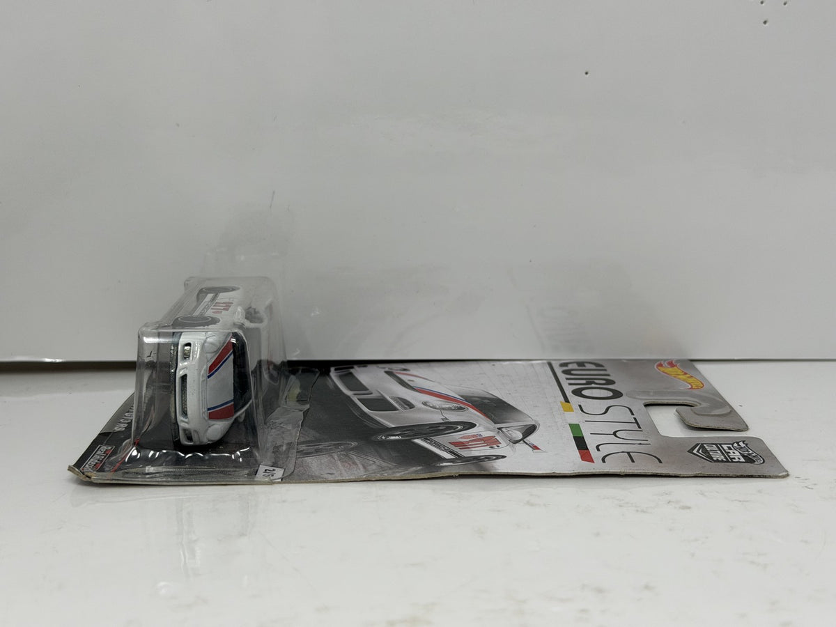 Hot Wheels Euro Style Porsche 911 GT3 RS 1:64 Diecast Real Riders
