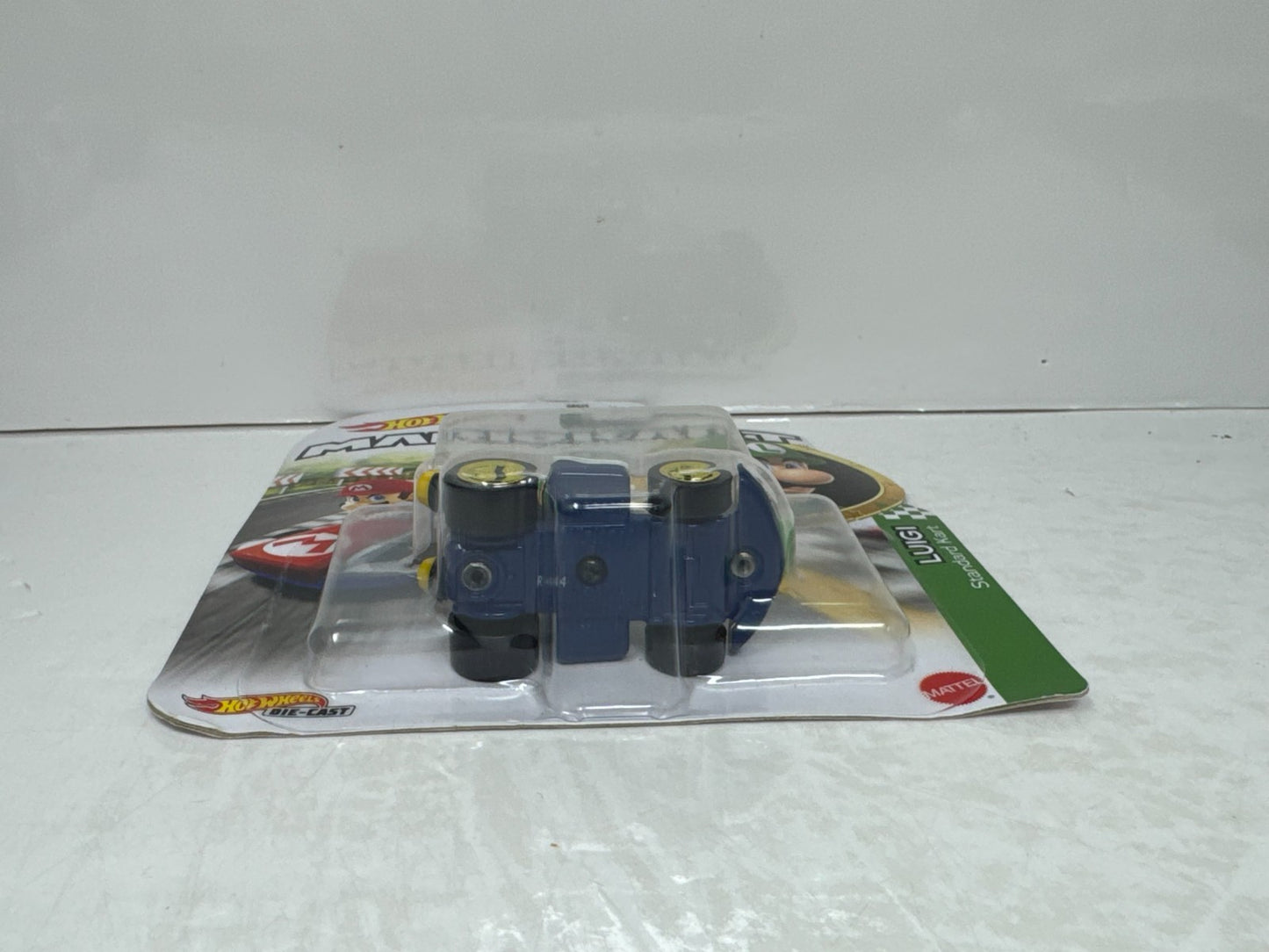 Hot Wheels Mario Kart Luigi Standard Kart 1:64 Diecast
