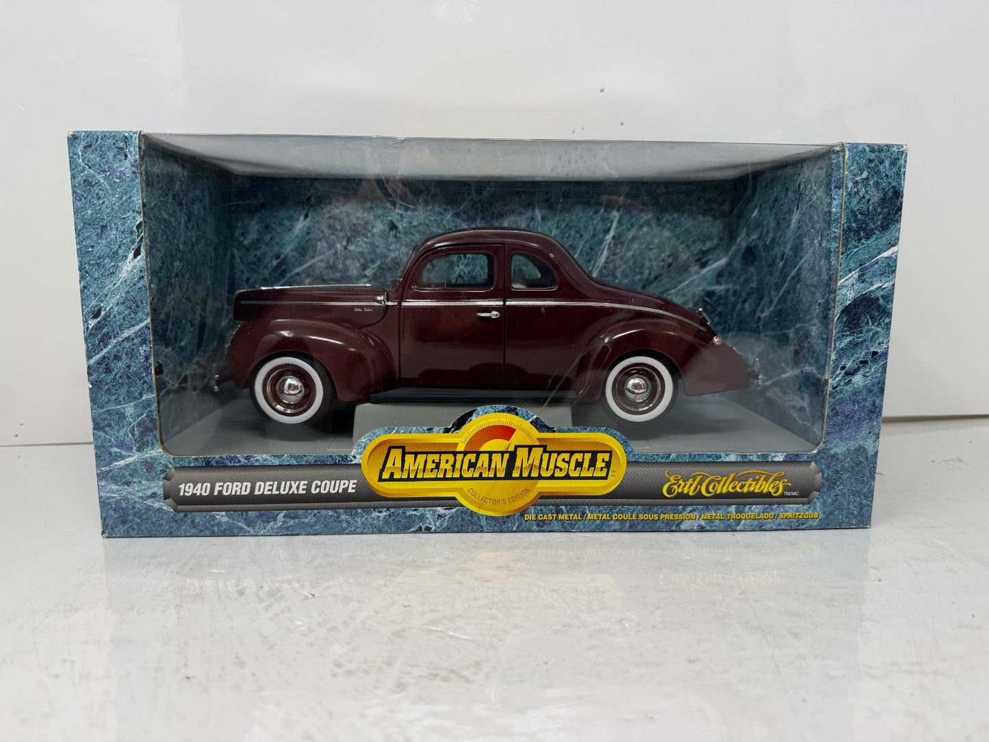 Ertl American Muscle 1940 Ford Deluxe Coupe 1:18 Diecast