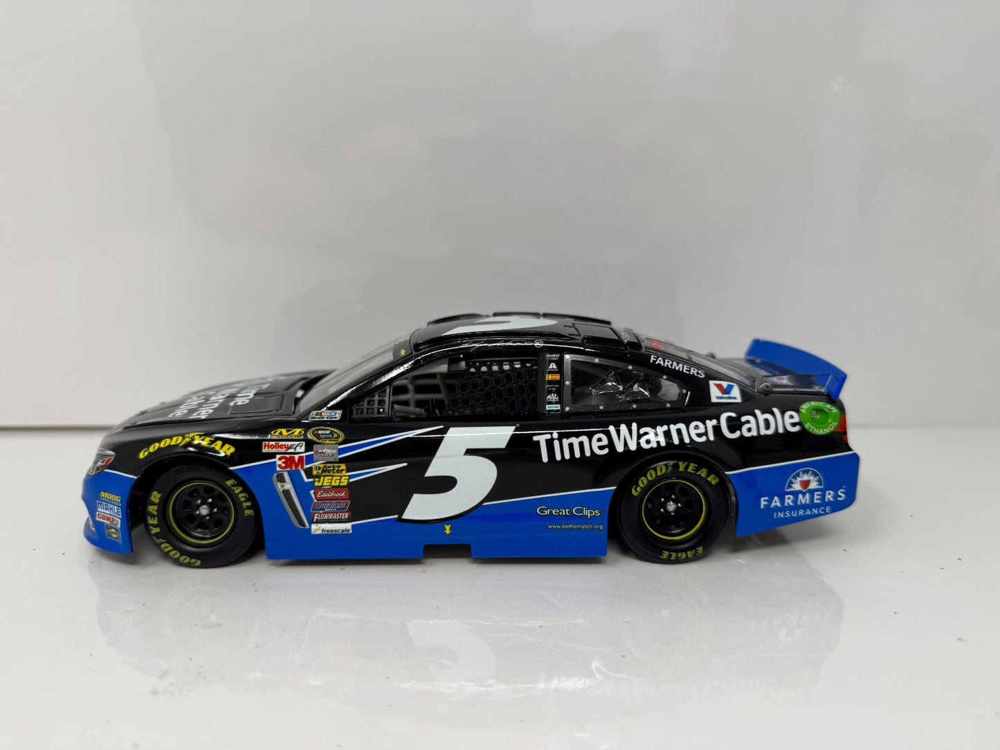 Lionel NASCAR Kasey Kahne #5 Time Warner Cable 2014 Chevrolet SS 1:24 Diecast