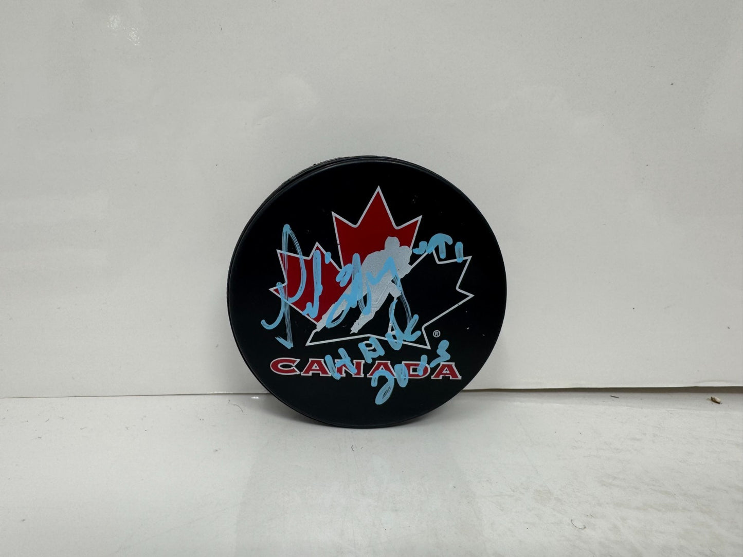 Geraldine Heaney Team Canada Signed NHL Autograph Puck Blue Auto