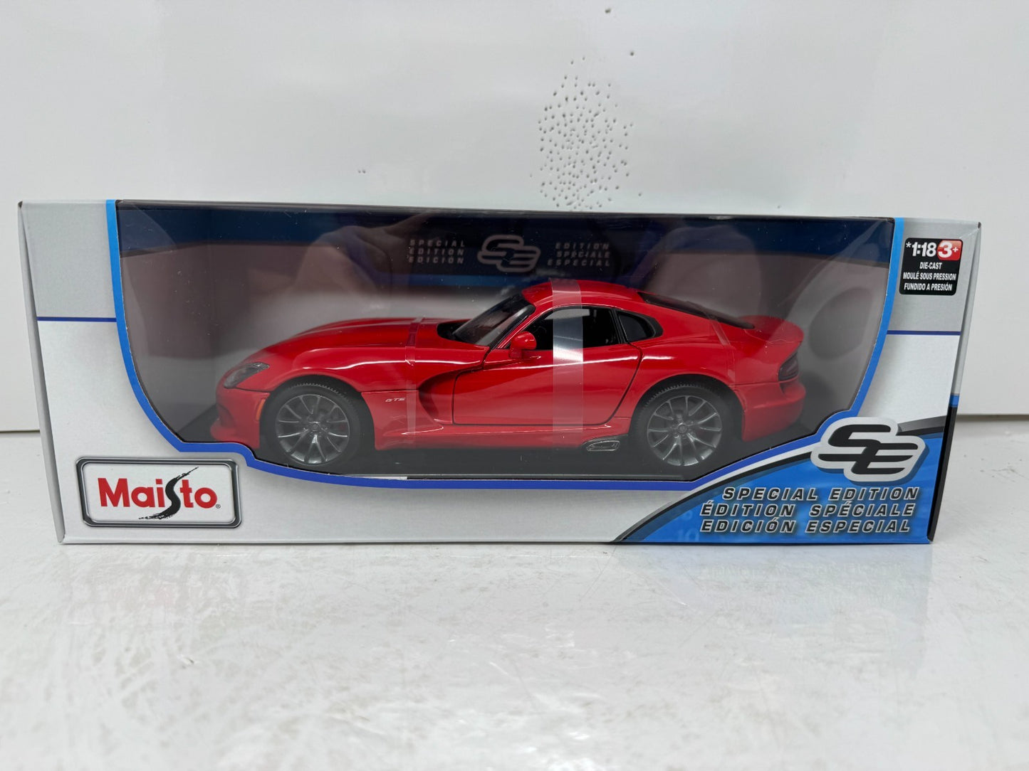 Maisto Special Edition 2013 Dodge SRT Viper GTS 1:18 Diecast Model Red