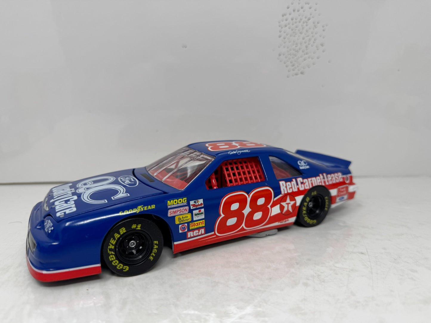 Action Nascar #88 Dale Jarrett Quality Care Ford Thunderbird 1:24 Diecast