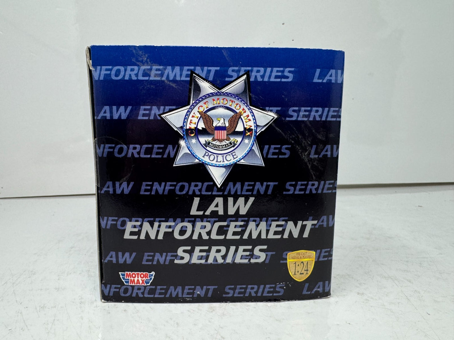 Motormax RCMP Ford Crown Victoria Police Car 1:24 Diecast Blue Box Edition