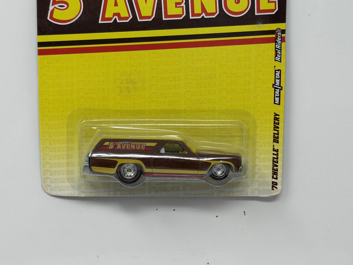 Hot Wheels Hershey's 5th Avenue 1970 Chevelle Delivery 1:64 Real Riders