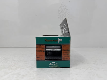 M2 Machines Chevrolet 1973 Chevrolet Cheyenne Super 20 4x4 1:64 Diecast