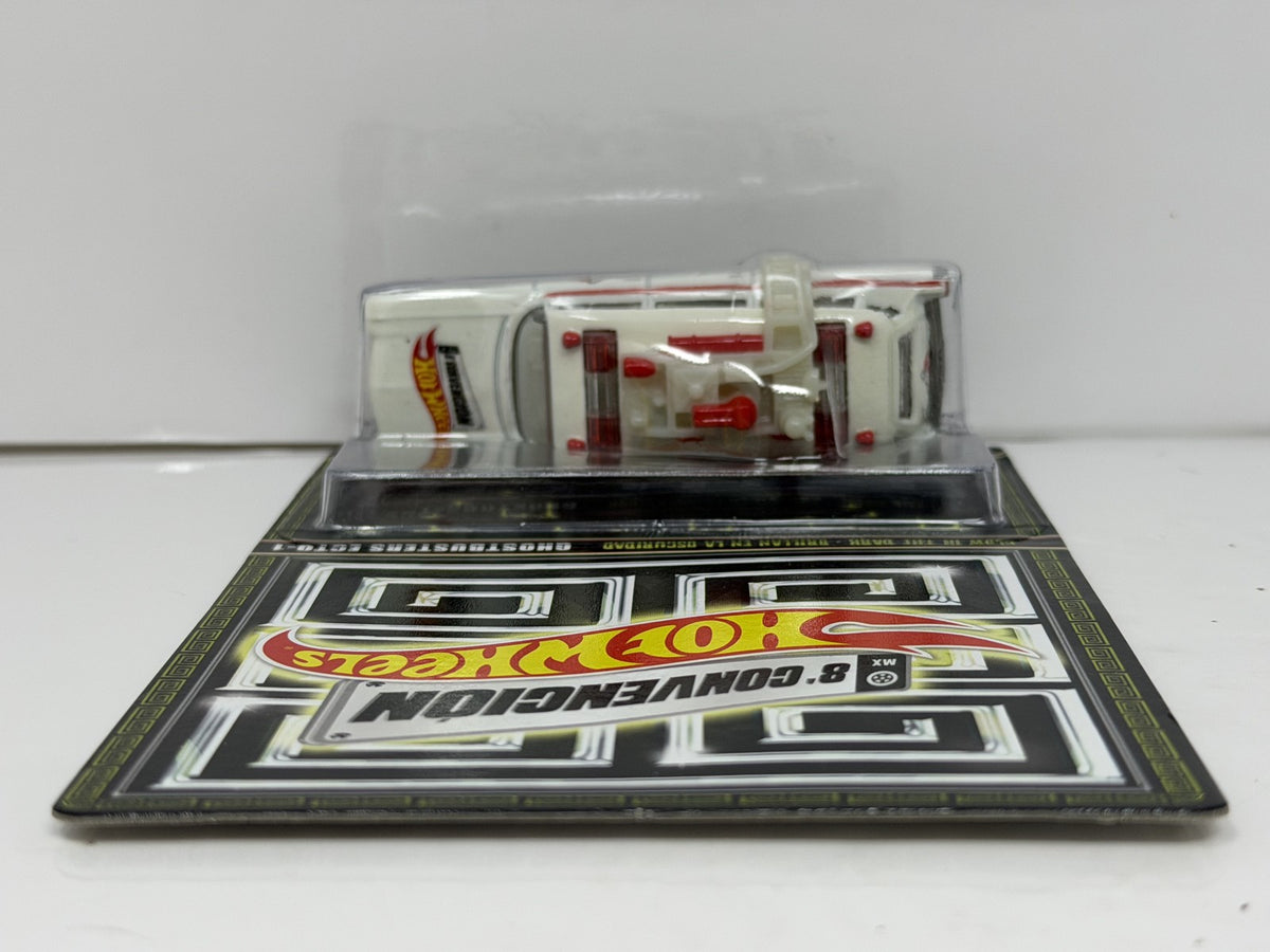 Hot Wheels 2015 Mexico Convention Ghostbusters Ecto-1 Glow 1:64 Diecast #3520