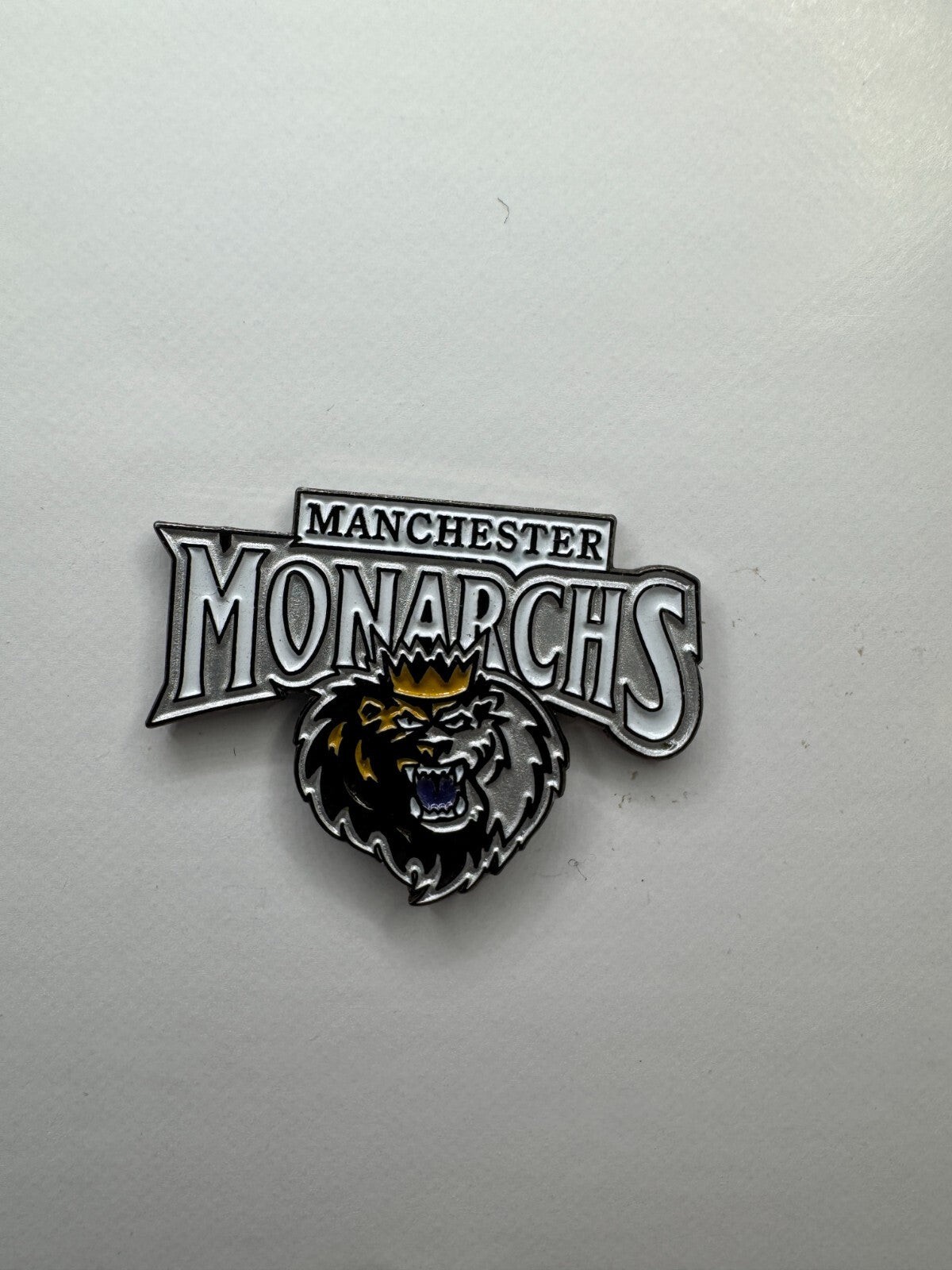 Manchester Monarchs AHL Hockey Team Logo Lapel Pin UDT1