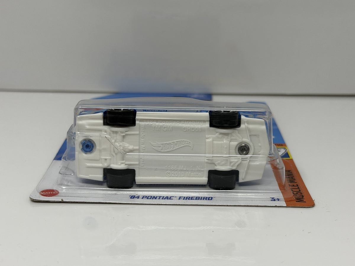 Hot Wheels Muscle Mania 1984 Pontiac Firebird 1:64 Diecast Blue US Card