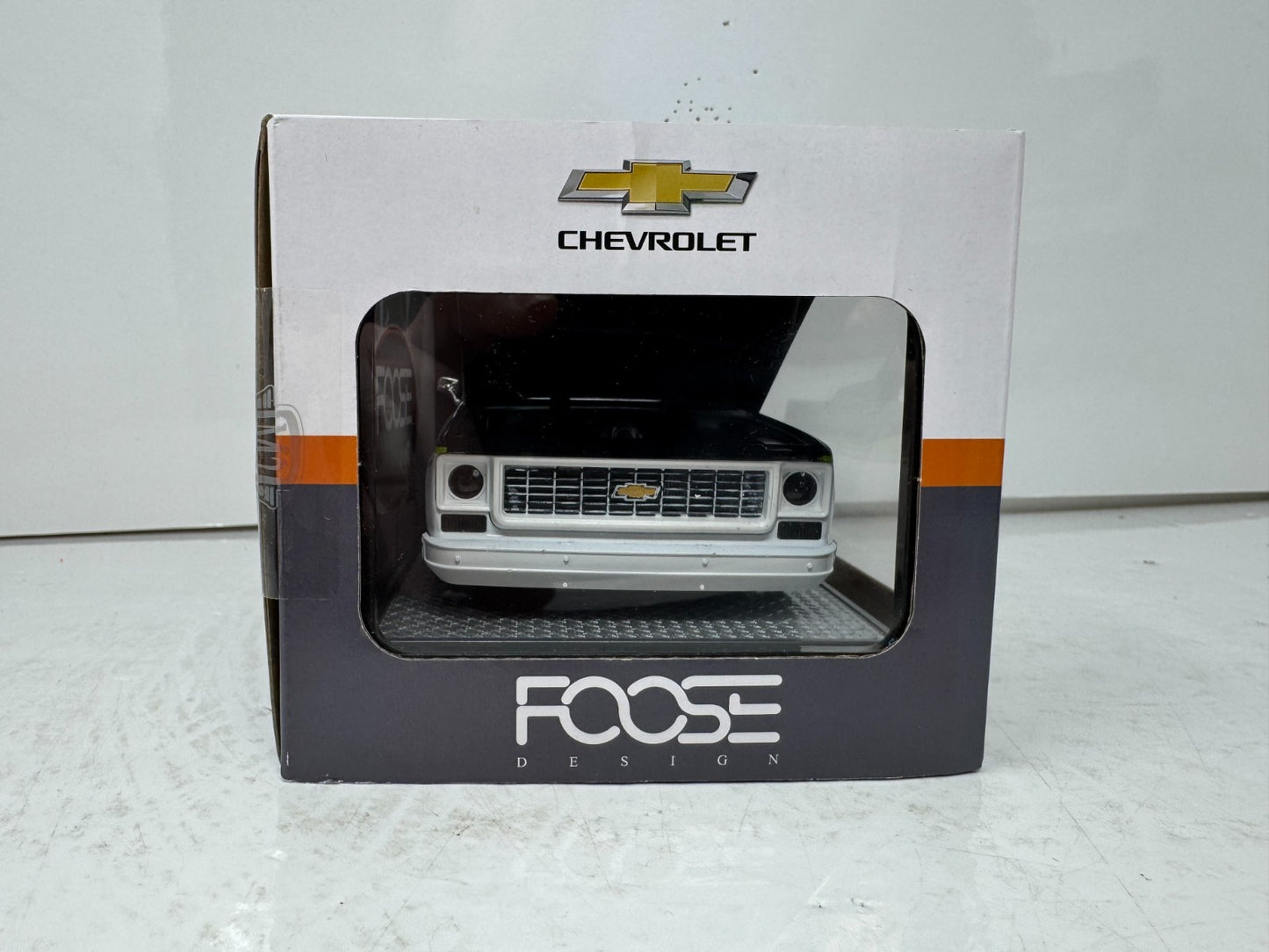 M2 Machines Foose Design 1973 Chevrolet Cheyenne Super 10 1:24 & 1:64 Diecast