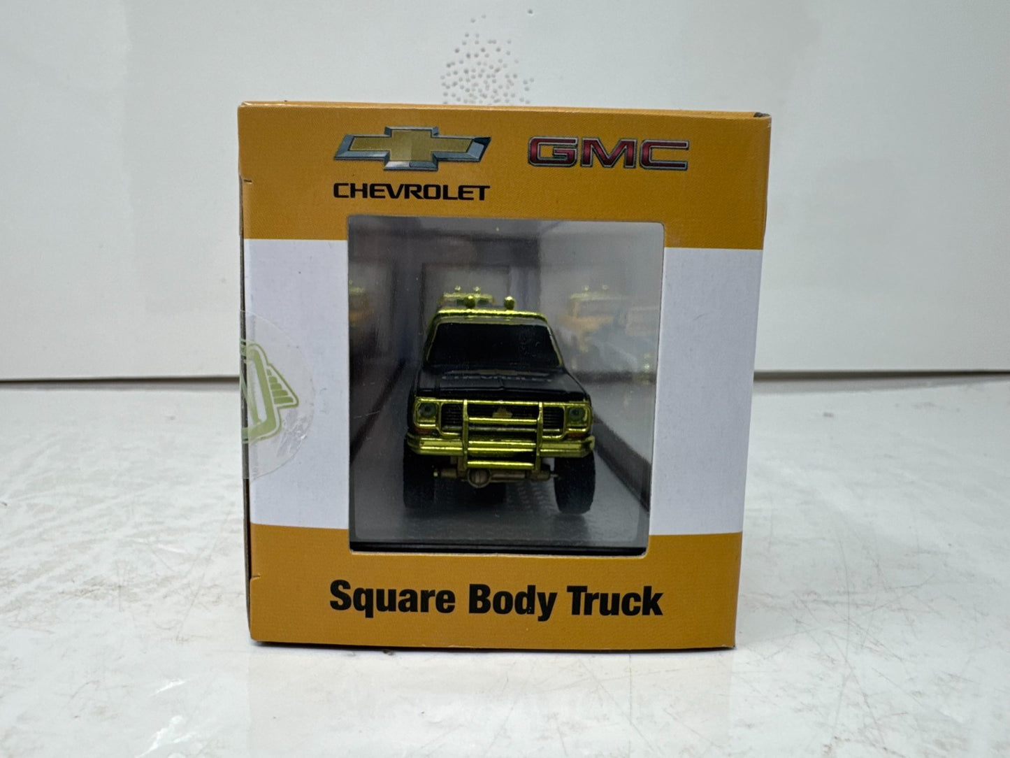 M2 Machines Square Body Truck Set S39 Chevy GMC 3-Pack CHASE 1:64 Diecast