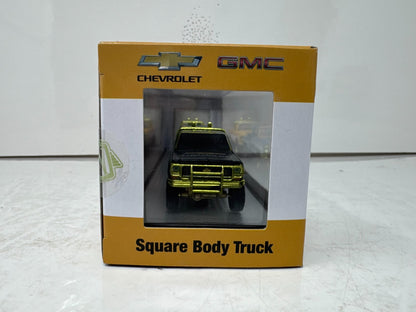 M2 Machines Square Body Truck Set S39 Chevy GMC 3-Pack CHASE 1:64 Diecast