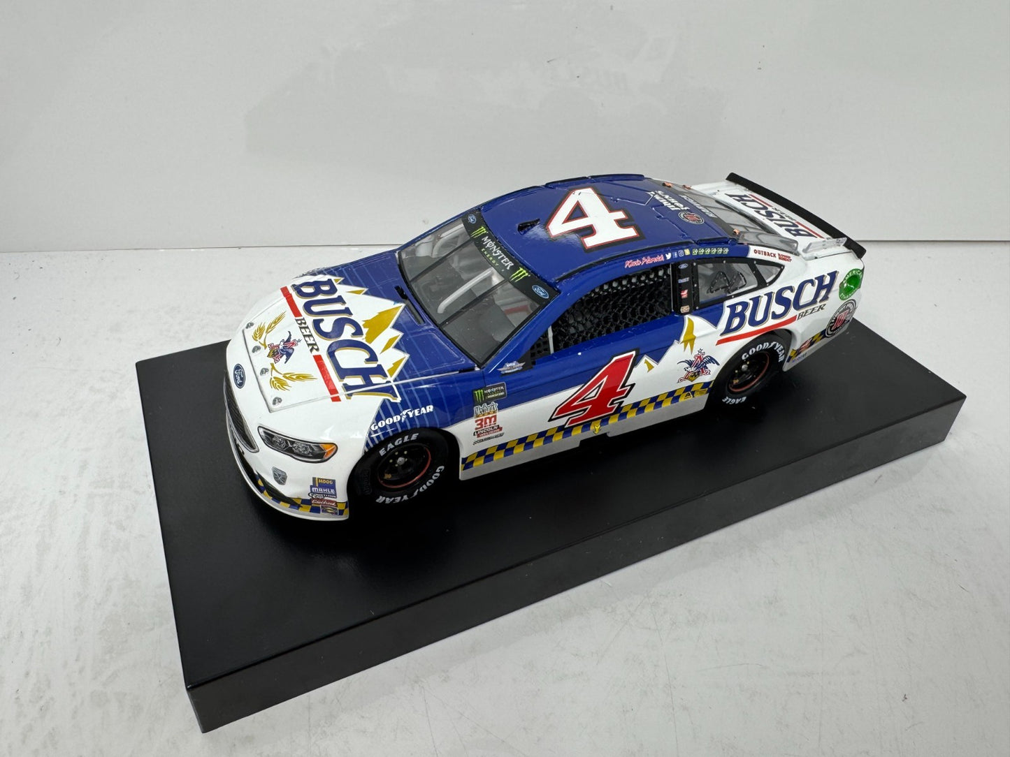 Lionel Racing Nascar #4 Kevin Harvick Busch Beer Darlington Ford Fusion 1:24 Diecast