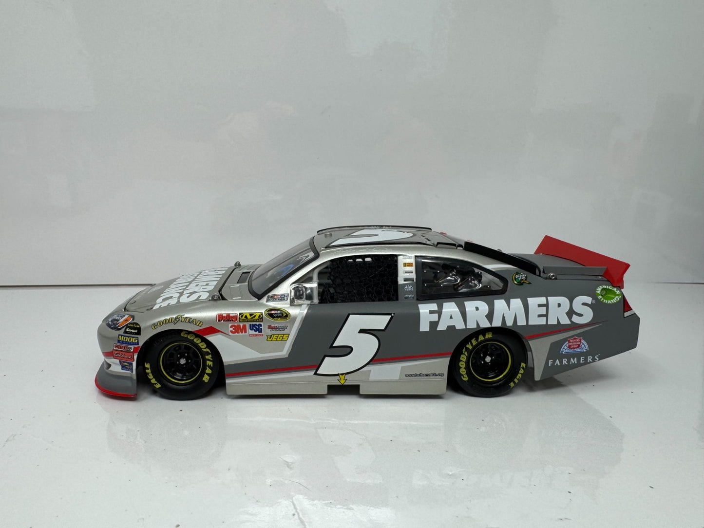 Lionel NASCAR Kasey Kahne #5 Farmers Insurance Frost 2012 Impala 1:24 Diecast
