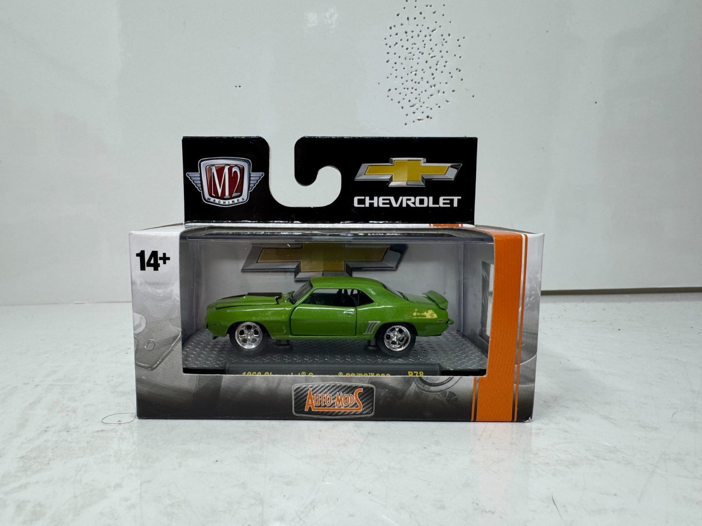 M2 Machines Auto Mods 1969 Chevrolet Camaro SS/RS 396 1:64 Diecast