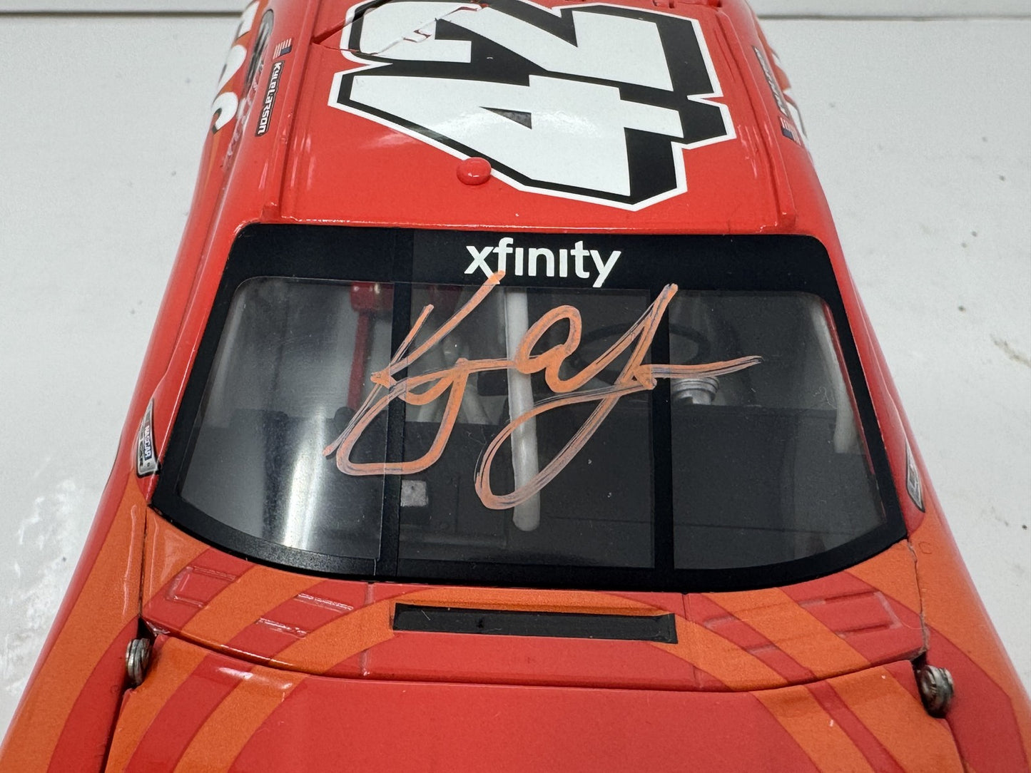 Lionel NASCAR Kyle Larson #42 ENEOS 2018 Chevy Camaro Autographed 1:24 Diecast