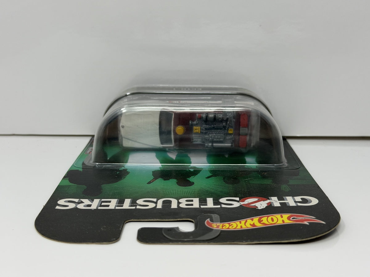 Hot Wheels Retro Entertainment Ghostbusters Ecto-1 1:64 Diecast White