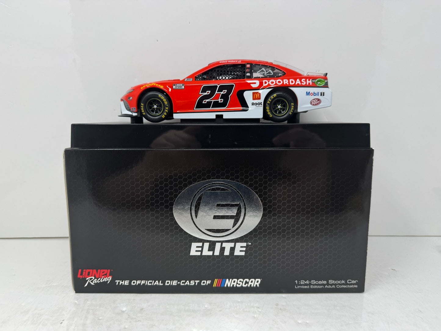 Lionel NASCAR RCCA Elite #23 Bubba Wallace DoorDash 2021 Camry 1:24 Diecast